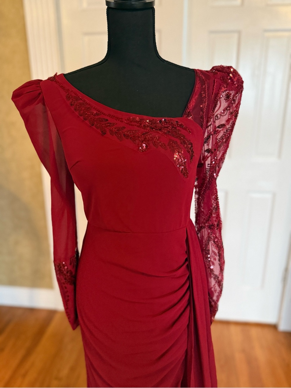 Elegant Red Sequin Evening Dress